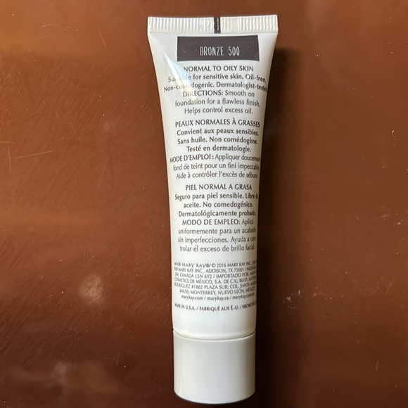 NIB MARY KAY MEDIUM COVERAGE FOUNDATION IN BRONZE - Picture 5 of 6